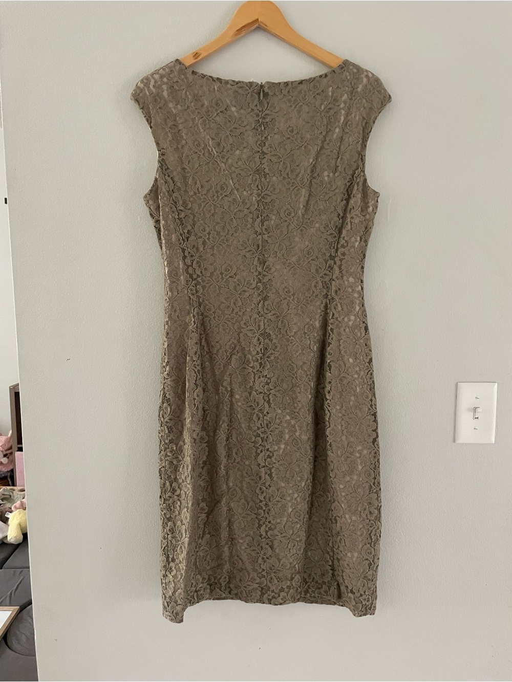 Lauren Ralph Lauren Taupe Lace Sleeveless Sheath Dress - Picture 2 of 5